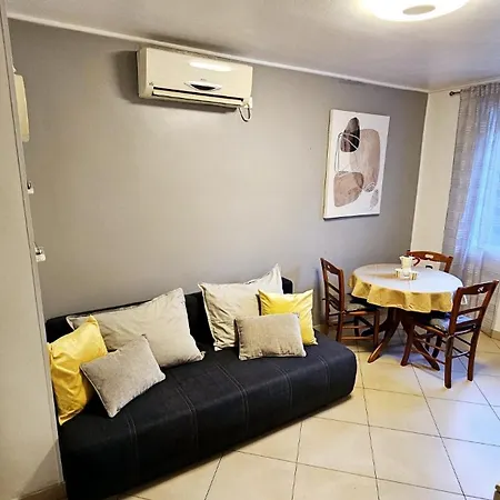 Apartment Eli Near The Beach *
